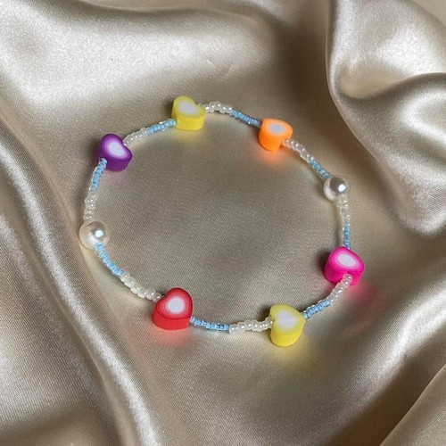 VALENTINO Bellissimo braccialetto con perline in vetro fatto a mano con un grazioso ciondolo mela rossa ?