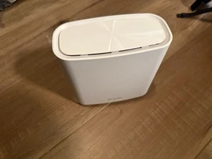 ASUS ZenWiFi AX6600 Mesh WiFi 6 System XT8 Router White - Picture 1 of 4