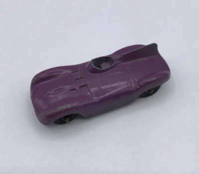 Juguete Tootsie Jaguar Roadster vintage años 60 púrpura 2,5" diecast EE. UU. Foto 1 de 3