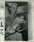 1957 Press Photo Joanita Everhart with tennis player Maureen Connolly's baby, CA