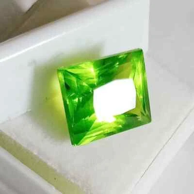 Fantástica piedra preciosa suelta peridoto verde natural con forma de baguette de 10-11 quilates certificada Foto 1 de 3