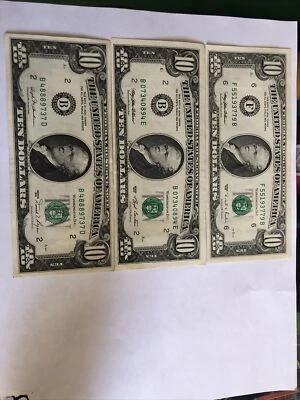 Old Three beautiful $10 Bill 1995,1993,1981 Nice And Crispy￼ - Image 1 of 4
