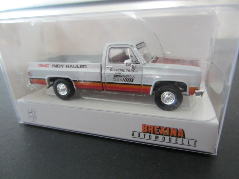 BREKINA 19657 GMC SIERRA GRANDE en INDY - el modelo es de PLÁSTICO - HO / escala 1:87 Foto 1 de 1