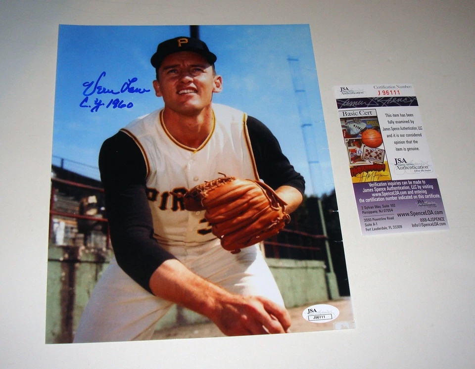 Foto 8x10 firmada por Vern Law Piratas de Pittsburgh con certificado CY 1960 JSA Foto 1 de 1