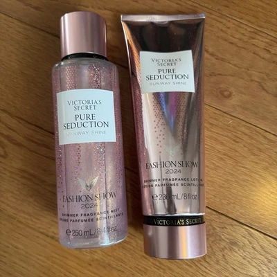 Victoria’s Secret FASHION SHOW 2024 Pure Seduction Runway Shine Mist Lotion Set Foto 1 de 4