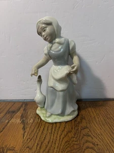 Vintage Tengra Mädchen mit Ente Handarbeit Porzellan Figur Spanien Rentner - Bild 1 von 11