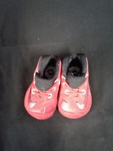 Nike Lebron James Toddler Size 2C Red Non Marking Soles  Excellent condition