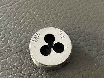 filière une passe  M 10X1,25 - Photo 1/4