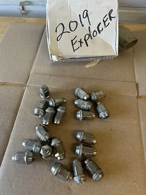 Ford Explorer 2019 OEM Lugnuts juego de 20 tacos Foto 1 de 3