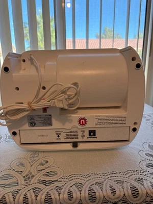 Purificador de aire de mesa portátil HEPAClean Honeywell blanco Foto 1 de 4