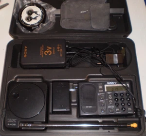 Radio krótkofalowe Sony ICF-SW1S AM/FM stereo w etui z akcesoriami - Zdjęcie 1 z 5