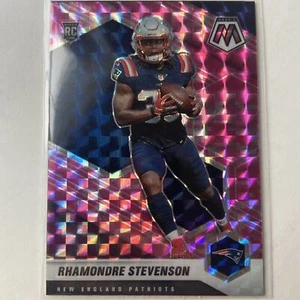 2021 Panini Mosaic Pink Camo Prizm Rhamondre Stevenson #337 Rookie Patriots - Zdjęcie 1 z 1