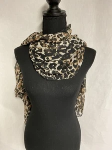Bufanda larga con estampado animal de Calvin Klein 70 por 27 - Imagen 1 de 6