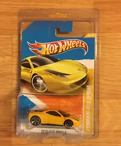 Hot Wheels 34/44 2010 New Models FERRARI 458 ITALIA ProPack Yellow - Picture 1 of 5