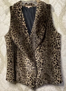 Bloomingdale’s Magnolia Lane Faux Fur Leopard Cozy Vest Lined - Large - Picture 1 of 7