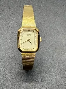 Vintage Seiko Uhr Damen 17mm silbernes Zifferblatt goldfarben Achteck 2B20-5019 neue Batterie - Bild 1 von 8