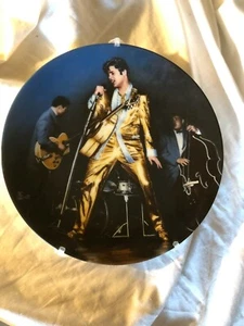 Elvis Presley Looking at a Legend Plate - Delphi 1210A - Picture 1 of 2