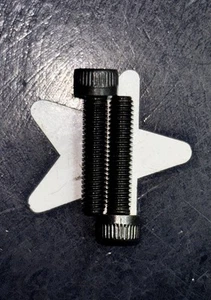 Two SECO MC6S4X18 Bolts/Screw Spares for Indexables EDP: 97756 2 Pieces - Picture 1 of 7
