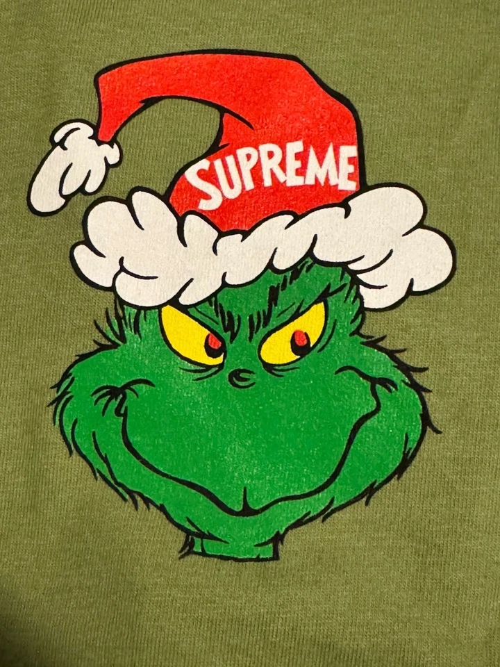 Camiseta Supreme Grinch Musgo Grande FW24 Foto 1 de 4