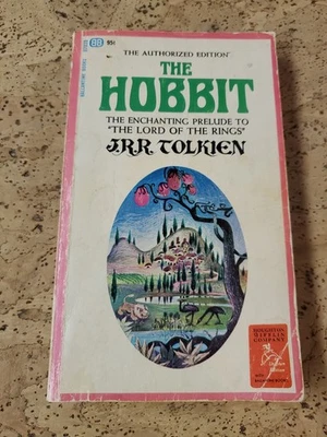The Hobbit 1st Printing 1965 Paperback Ballantine J.R.R Tolkien Rare Lion Cover Foto 1 de 4