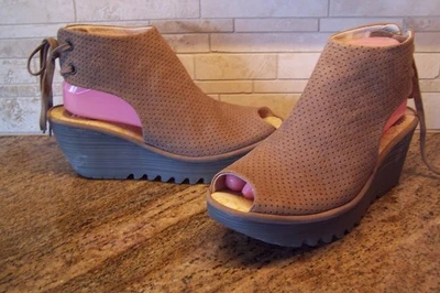 Sandalias al tobillo Fly London Yema de cuero nobuck topo con cuña/botines abiertos - talla 40 Foto 1 de 4