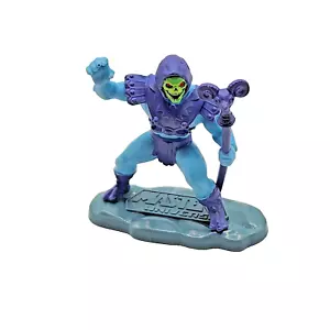 Modellino Masters of the Universe Skeletor 2020 su supporto alto 2" - Foto 1 di 4