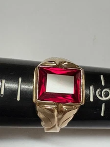 MEN'S HANDSOME VINTAGE 1960'S 10K GOLD EMERALD CUT RUBY RING. SIZE 10 - Picture 1 of 13