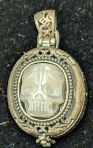 Vintage Sterling Silber TOTENKOPF Anhänger / Gift / Medaillon 3,5 Gramm Gesamt - Bild 1 von 7