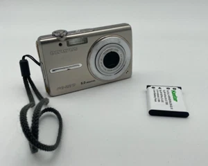 Olympus FE-280 8.0MP Digital Camera Silver w Battery Powers On - Picture 1 of 7