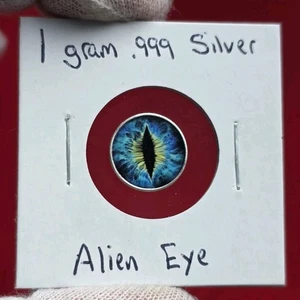 ALIEN Eye Ball 👽 - 1 Gram .999 Fine Pure Silver Colorized Mini Bar Round Coin - Picture 1 of 2