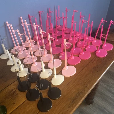 Lote de 50 soportes de exhibición para muñecas de 8-13" de plástico todo ajustable bonito Foto 1 de 4