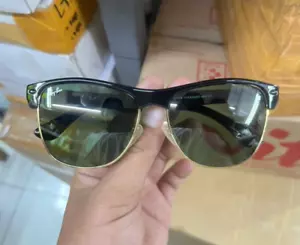 GAFAS DE SOL RAYBAN CLUBMASTER OVERSIZE RB4175 LENTES NEGRAS BRILLANTES - Imagen 1 de 4