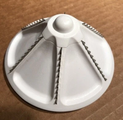 Yonanas Yogurt Ice Cream Dessert Maker Deluxe or 901 White CONE BLADE - Image 1 of 4