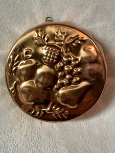 Copper Mold Embossed Fruit Fluted Edge 7.38" Wide Wall Hanging - Picture 1 of 12