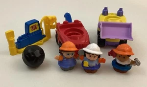 Fisher Price Little People Tow Truck Gas Pump 3 Figures Boulder Construction Pcs - Picture 1 of 9