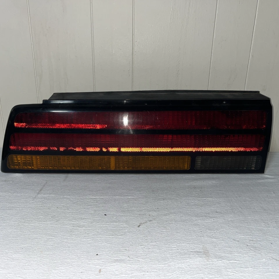 86 87 88 89 90 91 92 Pontiac Firebird Tail Light Lamp Left Driver OEM GM - Image 1 of 4