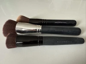 bareMinerals Brush Lot - Perfecting, Precision And Soft Focus Face - Picture 1 of 4