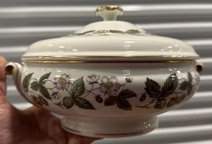 Vintage Wedgewood Bone China England "Strawberry Hill" rund bedeckt Kasserolle - Bild 1 von 13