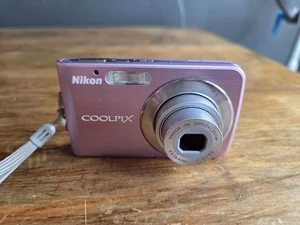 Nikon Coolpix S210 8.0MP Digital Compact Camera 3x Optical Zoom Pink Needs Bat - Picture 1 of 7