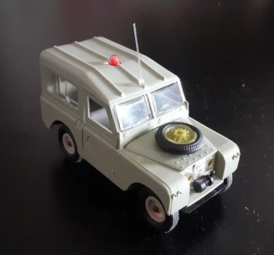 ANCIENNE MINIATURE NOVEV PLASTIQUE LAND ROVER GENDARMERIE - Photo 1/4