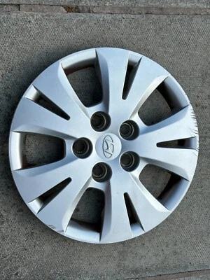 HYUNDAI I30 15" WHEEL TRIM X 1 HUB CAP GENUINE 529601K000 BOLT ON TYPE 5 STUD - Image 1 of 4