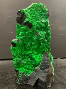 Uwarowit XXL granate verde, piedra preciosa verde Uwarowit, Uvarovite - Imagen 1 de 4