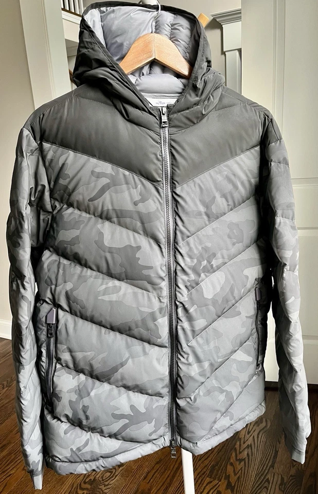 Chaqueta acolchada reflectante grande Peter Millar Crown Camo Apres Ski para hombre NUEVA Foto 1 de 4