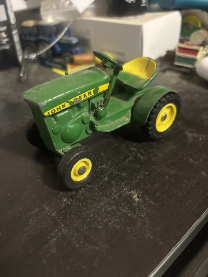 John Deere 110 Toy Lawn Tractor - Image 1 of 4