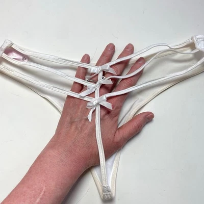 Tanga en V satinada segunda piel vintage Victoria's Secret y2k con lazo trasero talla M Foto 1 de 4