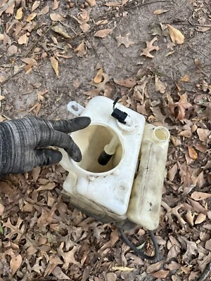 Mercedes-Benz W210 E320 E300 E430 E55 headlight windshield water tank Reservoir - Image 1 of 3