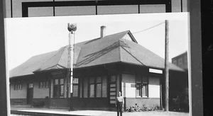25CC131 NEG/RP 1920s? GRAND TRUNK WESTERN RAILROAD DEPOT POTTERVILLE MI - Picture 1 of 1