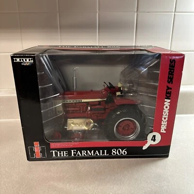 Tractor Farmall 806 1:16 Precision Key Series #4 ERTL Britains Case IH 2007 Foto 1 de 4