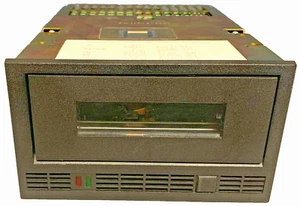 SUN Exabyte EXB-8200-B03 SCSI 8mm 2.5GB Internal Tape Drive 3701297-03 - Afbeelding 1 van 5