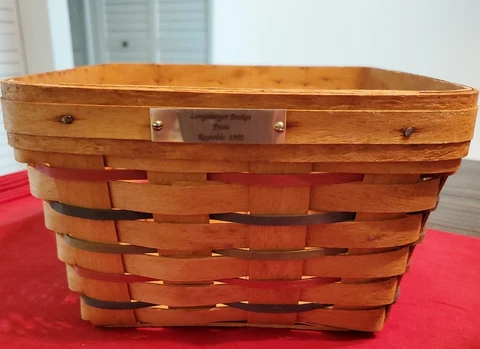 1992 Longaberger Christmas Seasons Greetings Basket Reynolds 1992 Green Red 9x9 Cover
